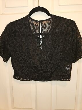 BCBGeneration Black Lace Leopard-Print Short Sleeve Crop Top